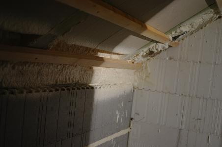 PUR fújás után - bent